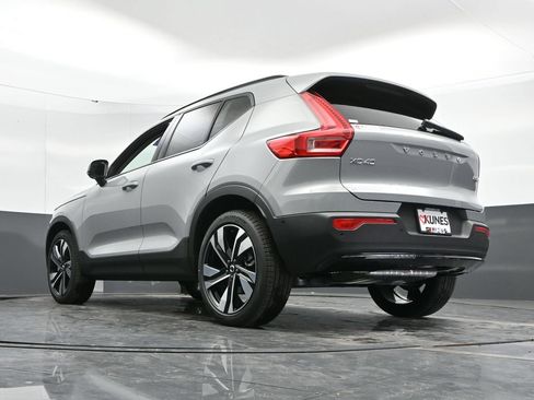 New 2025 Volvo XC40 B5 Ultra w/ Climate Package AWD/4WD image 48