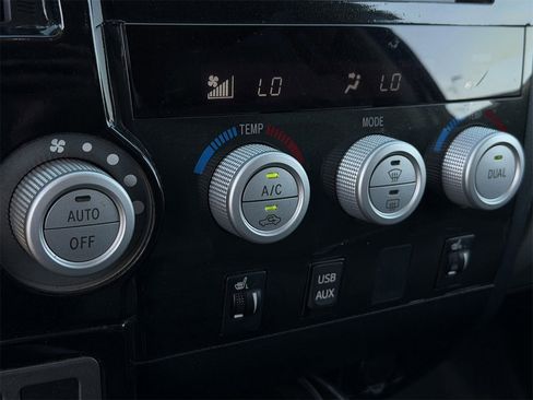 Used 2013 Toyota Tundra Limited image 19