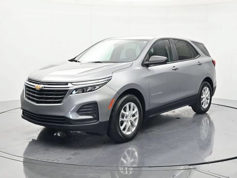 Used 2023 Chevrolet Equinox LS w/ LS Convenience Package FWD image 1