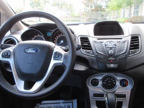 Used 2019 Ford Fiesta SE FWD image 25
