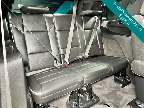 Used 2024 Cadillac Escalade Premium Luxury AWD/4WD image 14