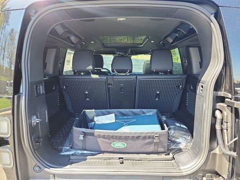 New 2026 Land Rover Defender 110 X-Dynamic SE AWD/4WD image 13