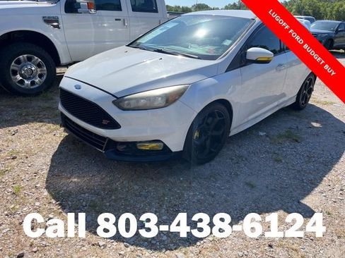 Used 2017 Ford Focus ST FWD image 4