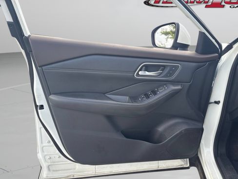Used 2021 Nissan Rogue SL FWD image 18