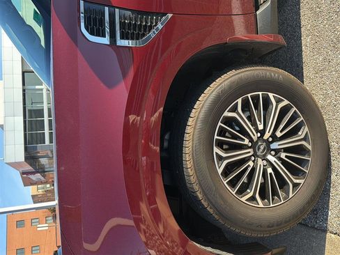 Used 2025 Nissan Armada Platinum image 46