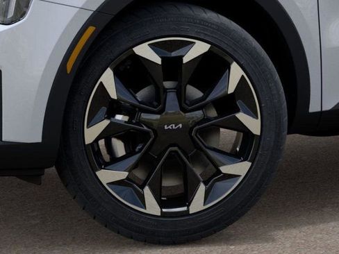 New 2025 Kia Sorento EX image 9