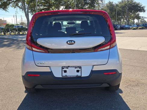 Used 2021 Kia Soul LX image 7