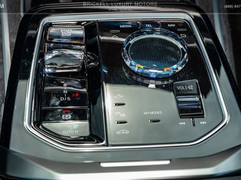 Used 2024 BMW 760i xDrive w/ Executive Package image 23