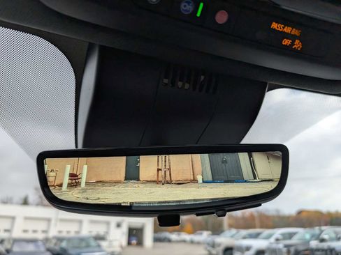 New 2026 GMC Yukon XL AT4 w/ AT4 Premium Package image 28