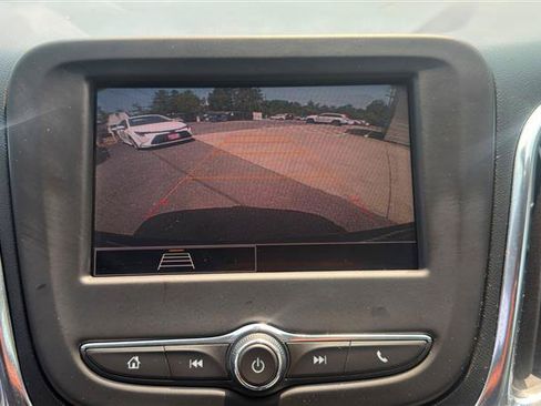Used 2022 Chevrolet Equinox LT FWD image 18