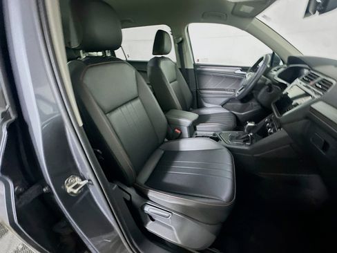 Used 2024 Volkswagen Tiguan SE image 30