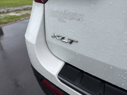 Used 2023 Ford Explorer XLT w/ Equipment Group 202A AWD/4WD image 9