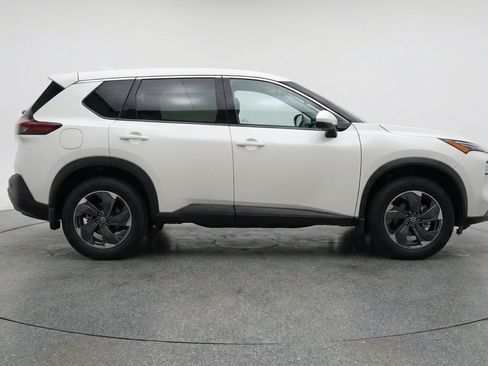 Used 2025 Nissan Rogue SV FWD image 11