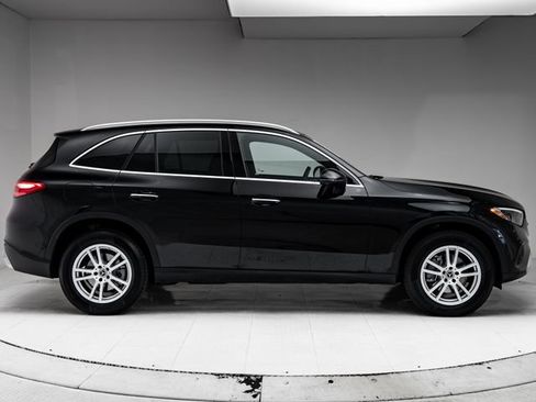 Used 2025 Mercedes-Benz GLC 300 4MATIC image 30
