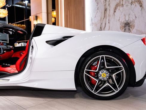 Used 2021 Ferrari F8 Tributo RWD image 23