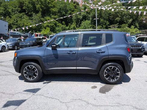 Used 2023 Jeep Renegade Latitude AWD/4WD image 10