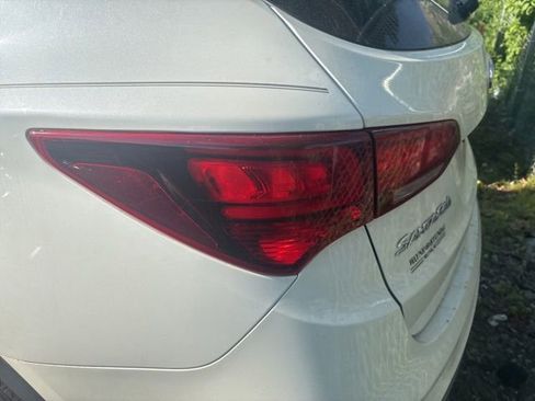 Used 2017 Hyundai Santa Fe Sport w/ 2.0T Ultimate Tech Package 05 AWD/4WD image 6
