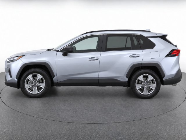 Used 2023 Toyota RAV4 LE AWD/4WD image 3