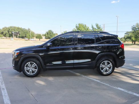 Used 2020 GMC Terrain SLE w/ Driver Convenience Package FWD image 4