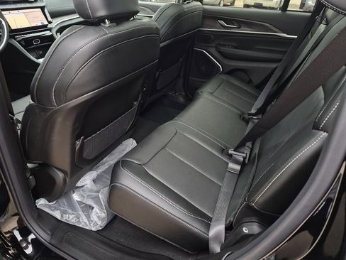 New 2026 Jeep Grand Cherokee Limited AWD/4WD image 13