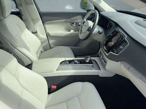 Used 2024 Volvo XC90 B6 Plus w/ Protection Package Premier image 30