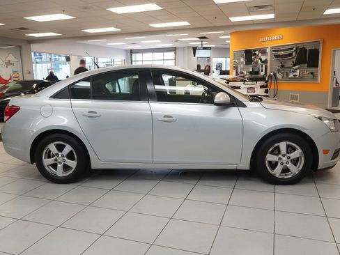 Used 2013 Chevrolet Cruze LT image 12