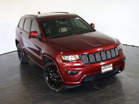 Used 2021 Jeep Grand Cherokee Laredo X AWD/4WD image 7