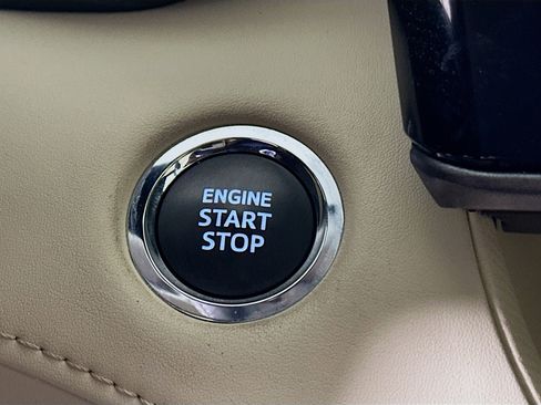 Used 2023 Toyota Highlander XLE image 20