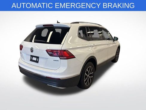 Used 2021 Volkswagen Tiguan SE w/ Panoramic Sunroof Package image 10