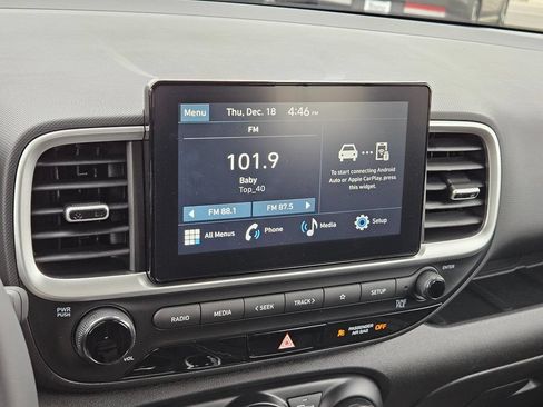 Used 2026 Hyundai Venue SEL FWD image 18