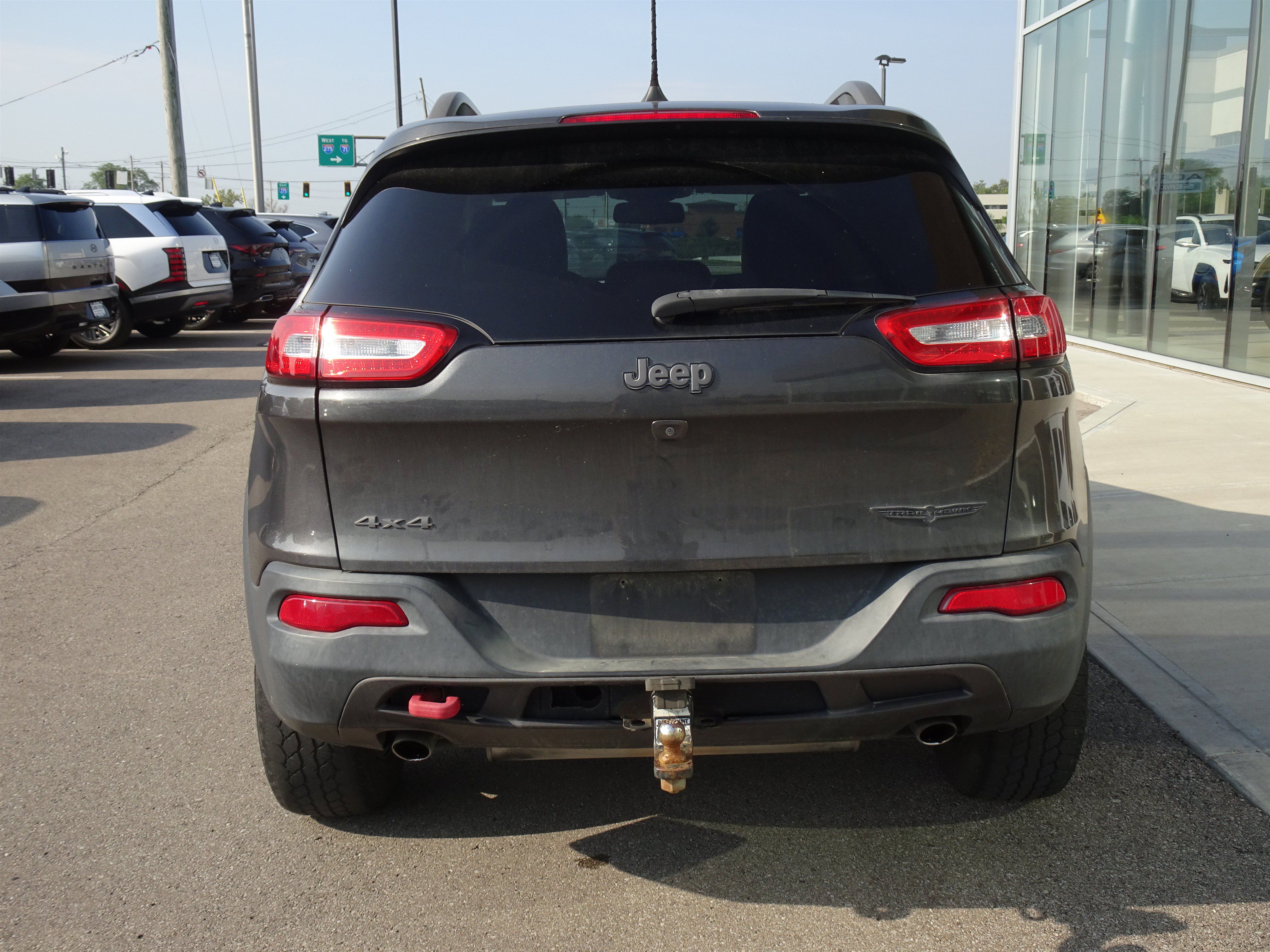 Used 2016 Jeep Cherokee Trailhawk w/ Cold Weather Group AWD/4WD image 4