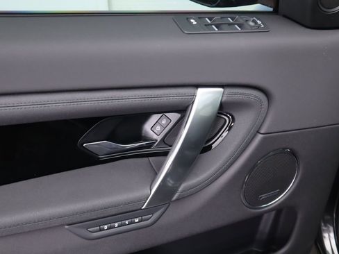 Used 2025 Land Rover Discovery Sport S image 25