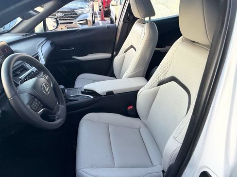 Used 2020 Lexus UX 200 w/ Premium Package FWD image 10