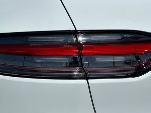 Used 2025 Porsche Macan image 38