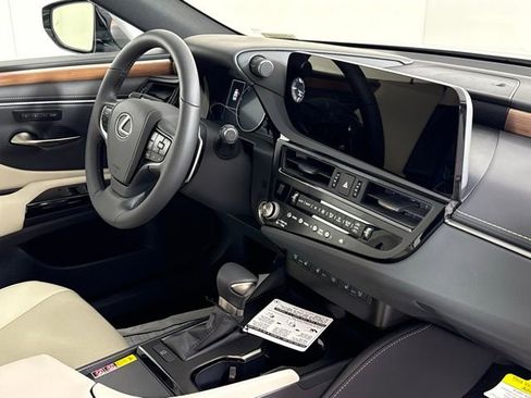 New 2025 Lexus ES 350 w/ Premium Package image 31