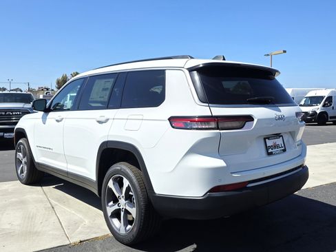 New 2026 Jeep Grand Cherokee L Limited RWD image 3