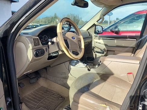 Used 2004 Ford Explorer Eddie Bauer image 7