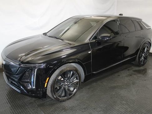Used 2024 Cadillac Lyriq Sport AWD/4WD image 2