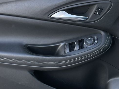 Used 2024 Buick Encore GX Sport Touring image 20