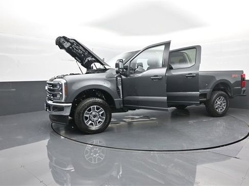 New 2026 Ford F250 Lariat w/ FX4 Off-Road Package image 34