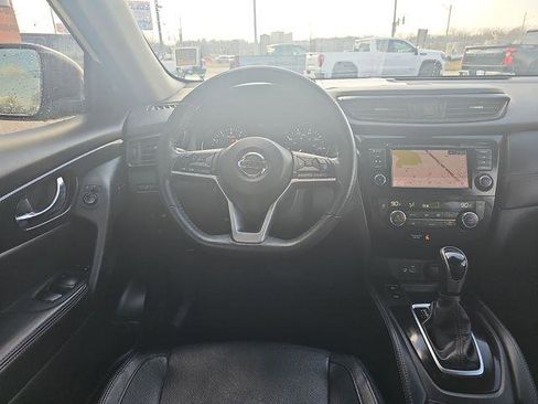 Used 2020 Nissan Rogue SL w/ Premium Package image 2