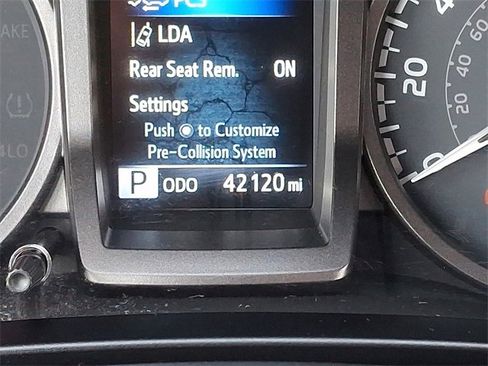 Certified 2023 Toyota Tacoma TRD Off-Road image 19