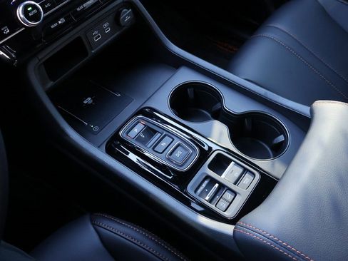 Certified 2025 Honda Pilot TrailSport image 25