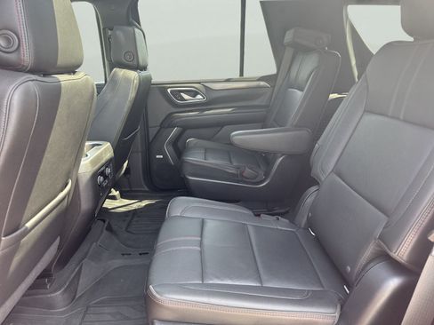 Used 2022 Chevrolet Tahoe RST w/ Luxury Package AWD/4WD image 19