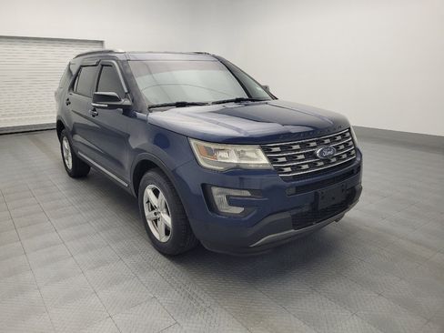 Used 2016 Ford Explorer XLT w/ Equipment Group 202A image 13