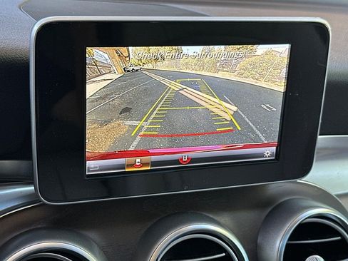 Used 2019 Mercedes-Benz GLC 300 4MATIC image 19