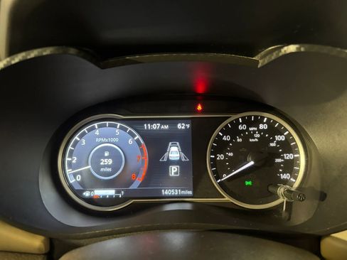 Used 2020 Nissan Versa SV FWD image 13