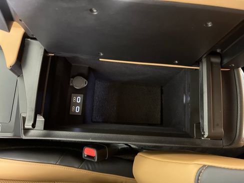 Used 2023 Lexus ES 300h w/ Premium Package image 25