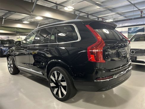 Certified 2023 Volvo XC90 T8 Ultimate w/ Protection Package Premier image 4