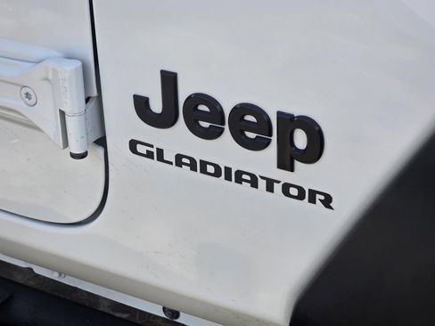Used 2020 Jeep Gladiator Sport w/ Quick Order Package 24S AWD/4WD image 5